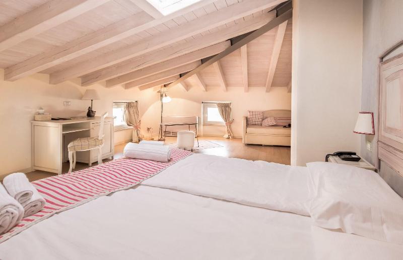 Hotel Villa Moron Неграр Екстериор снимка