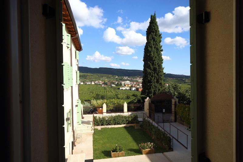 Hotel Villa Moron Неграр Екстериор снимка
