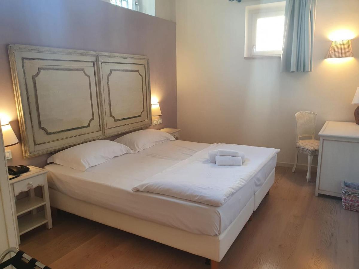 Hotel Villa Moron Неграр Екстериор снимка