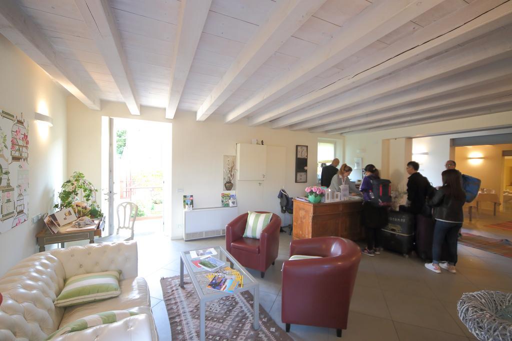 Hotel Villa Moron Неграр Екстериор снимка