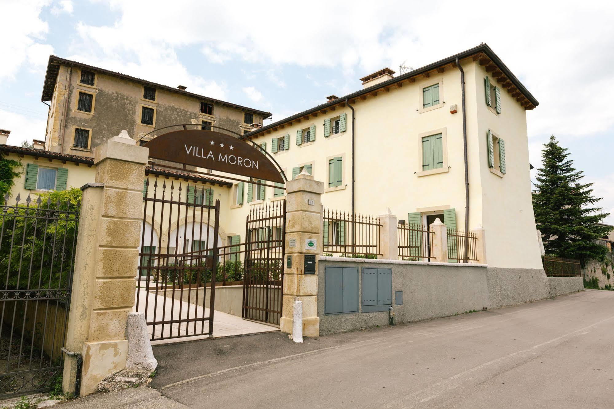 Hotel Villa Moron Неграр Екстериор снимка