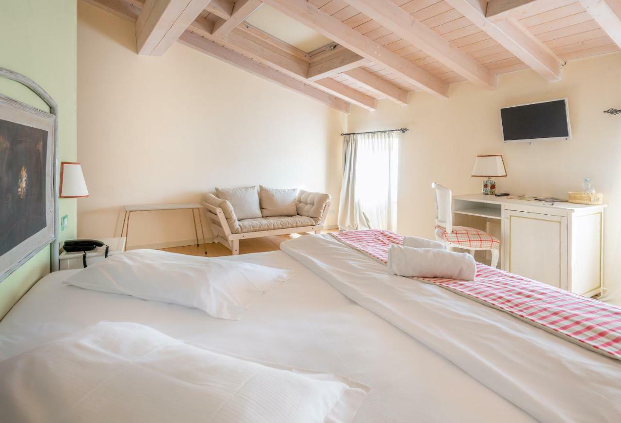 Hotel Villa Moron Неграр Екстериор снимка